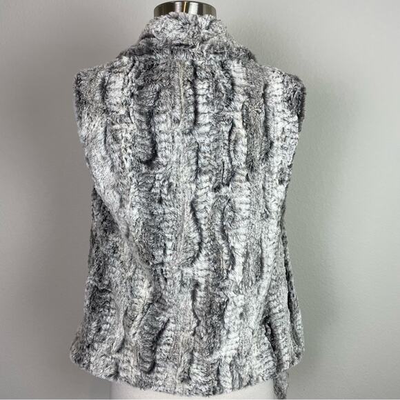 Show Me your Mumu Tan/ Gray Fausta Faux Fur Vest Small - Picture 4 of 7
